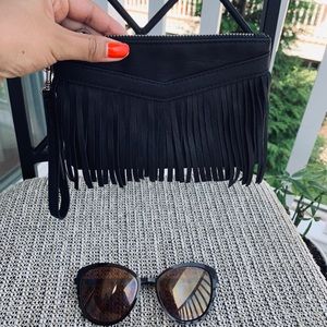 Express fringed clutch